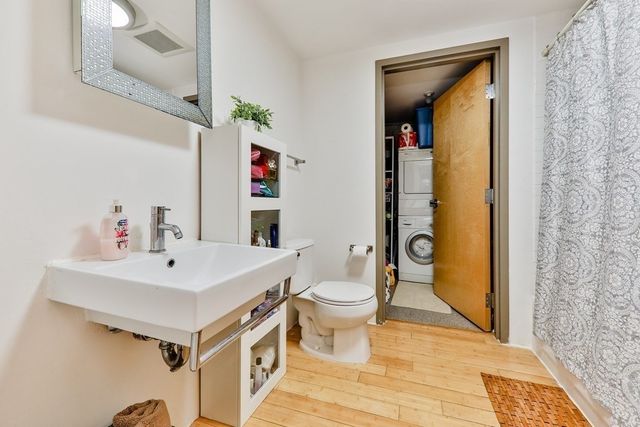 156 Porter St 224, Boston, MA 02128