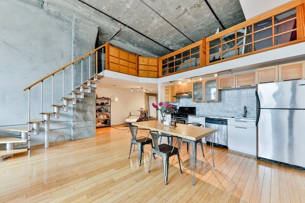 156 Porter St 224, Boston, MA 02128