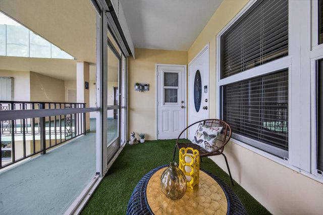 804 SE 7th Street SE 401, Deerfield Beach, FL 33441