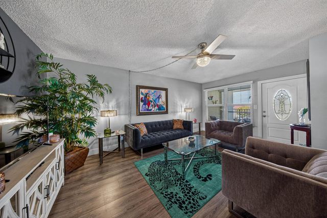804 SE 7th Street SE 401, Deerfield Beach, FL 33441