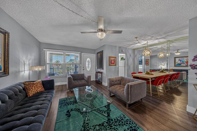 804 SE 7th Street SE 401, Deerfield Beach, FL 33441