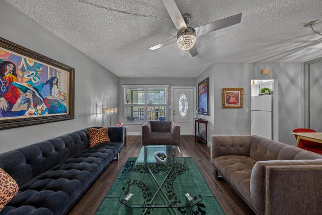804 SE 7th Street SE 401, Deerfield Beach, FL 33441