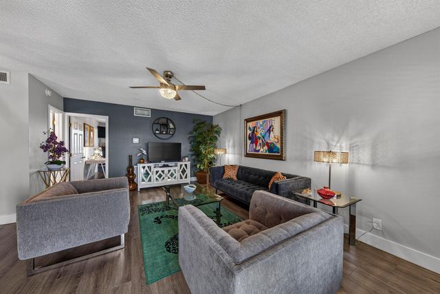 804 SE 7th Street SE 401, Deerfield Beach, FL 33441