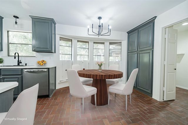 2811 Burlwood Drive, Dalworthington Gardens, TX 76016