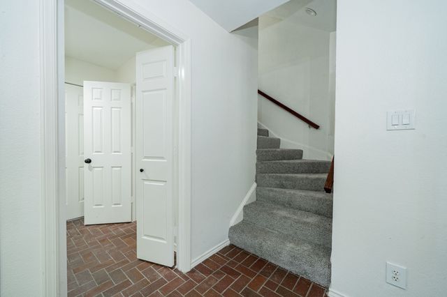 2811 Burlwood Drive, Dalworthington Gardens, TX 76016