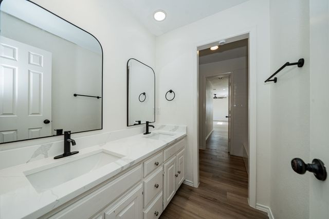 2811 Burlwood Drive, Dalworthington Gardens, TX 76016