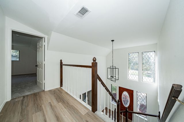 2811 Burlwood Drive, Dalworthington Gardens, TX 76016