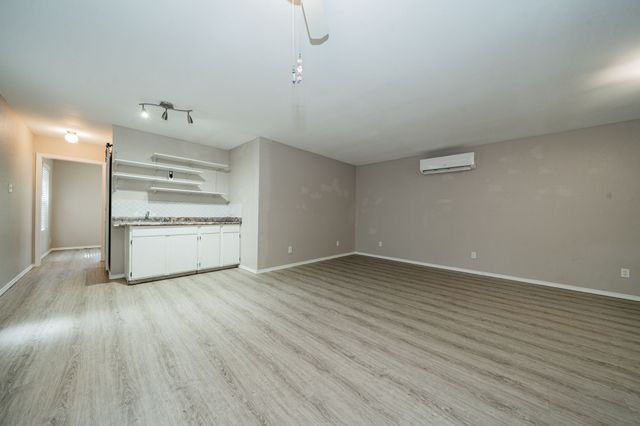 2811 Burlwood Drive, Dalworthington Gardens, TX 76016