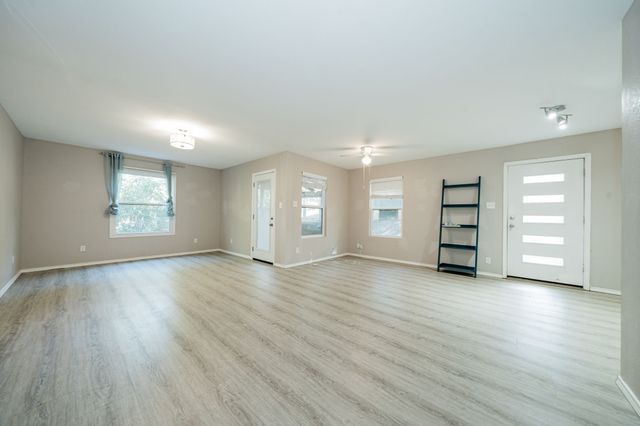 2811 Burlwood Drive, Dalworthington Gardens, TX 76016