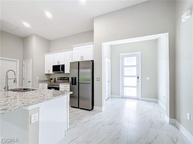 313 HERMOSA AVE, Lehigh Acres, FL 33974