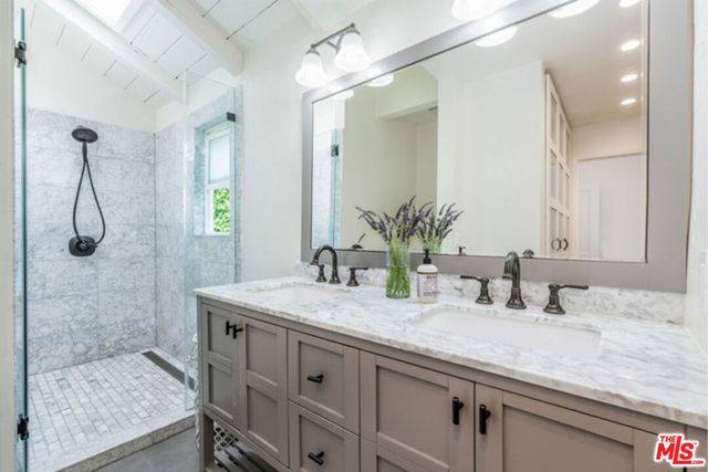 967 Wellesley Avenue, Los Angeles, CA 90049