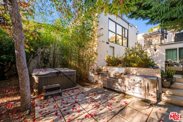 967 Wellesley Avenue, Los Angeles, CA 90049