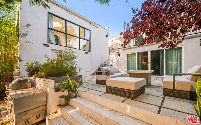 967 Wellesley Avenue, Los Angeles, CA 90049