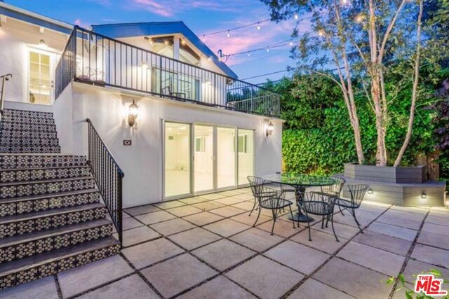 967 Wellesley Avenue, Los Angeles, CA 90049