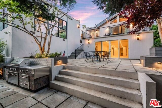 967 Wellesley Avenue, Los Angeles, CA 90049