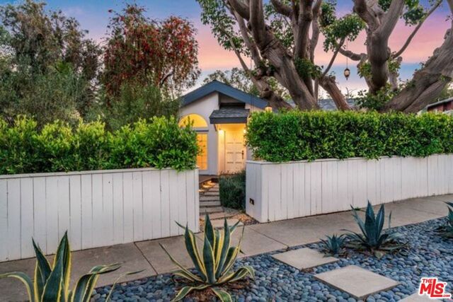 967 Wellesley Avenue, Los Angeles, CA 90049