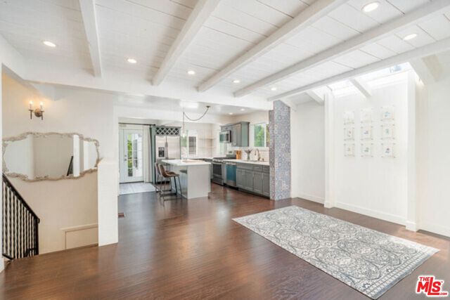 967 Wellesley Avenue, Los Angeles, CA 90049