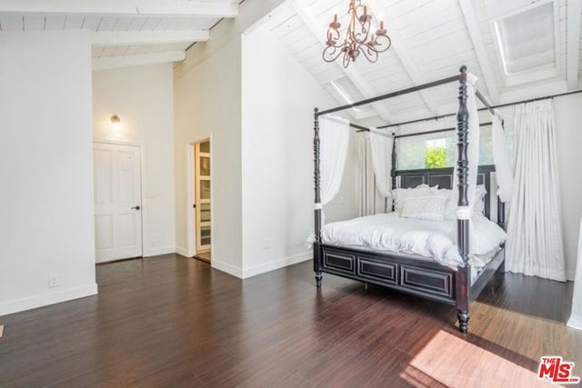 967 Wellesley Avenue, Los Angeles, CA 90049