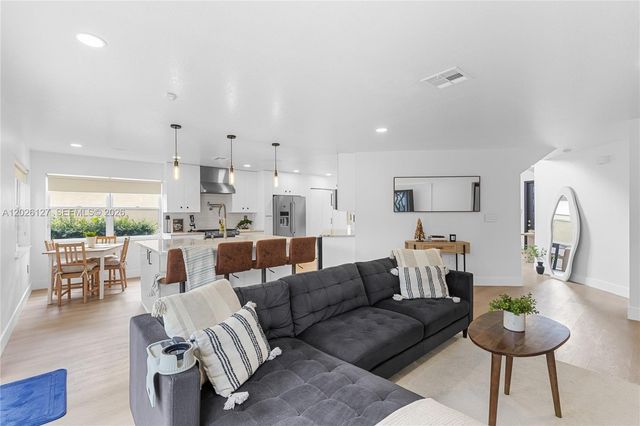 17027 NW 19th St, Pembroke Pines, FL 33028