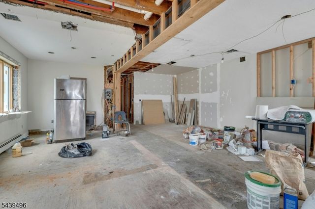 541 Page Ave, Lyndhurst Twp., NJ 07071