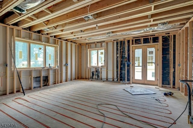541 Page Ave, Lyndhurst Twp., NJ 07071