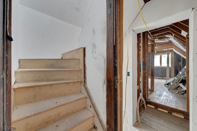 541 Page Ave, Lyndhurst Twp., NJ 07071