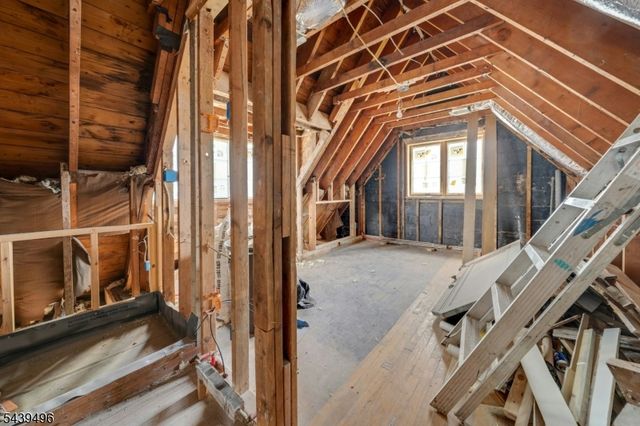 541 Page Ave, Lyndhurst Twp., NJ 07071