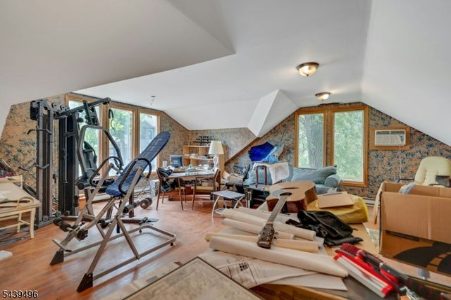541 Page Ave, Lyndhurst Twp., NJ 07071