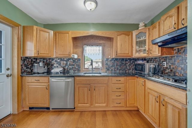 541 Page Ave, Lyndhurst Twp., NJ 07071