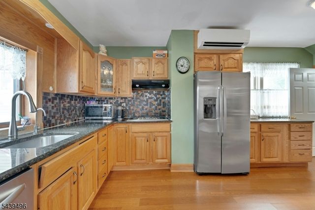 541 Page Ave, Lyndhurst Twp., NJ 07071