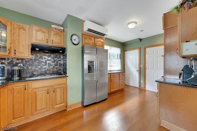 541 Page Ave, Lyndhurst Twp., NJ 07071
