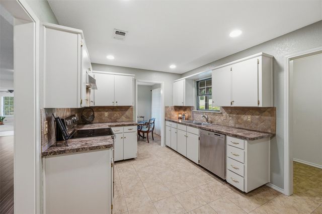 217 Paint Pony Trail N, Fort Worth, TX 76108