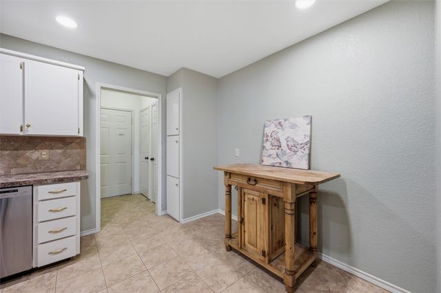 217 Paint Pony Trail N, Fort Worth, TX 76108