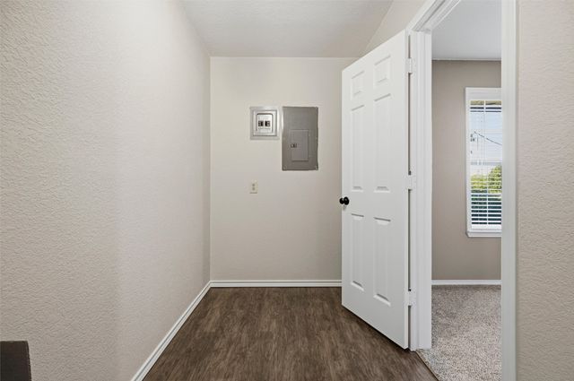 217 Paint Pony Trail N, Fort Worth, TX 76108