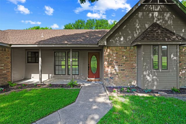 217 Paint Pony Trail N, Fort Worth, TX 76108