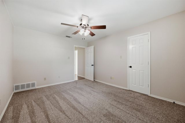 217 Paint Pony Trail N, Fort Worth, TX 76108