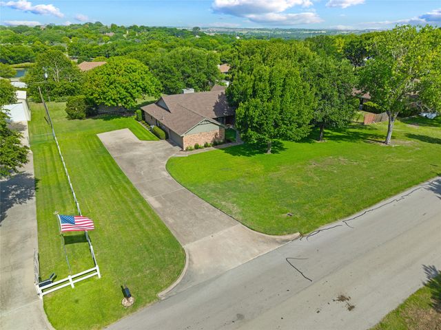 217 Paint Pony Trail N, Fort Worth, TX 76108