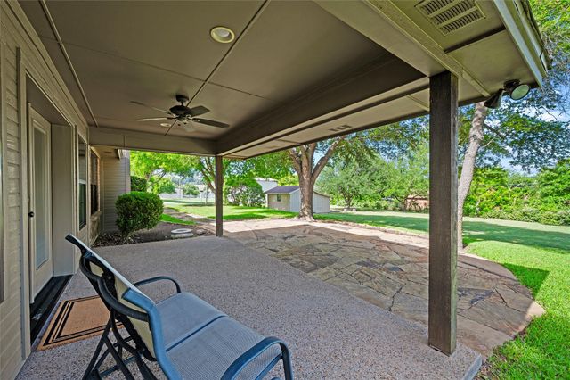 217 Paint Pony Trail N, Fort Worth, TX 76108