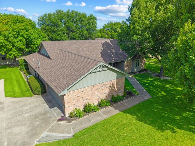 217 Paint Pony Trail N, Fort Worth, TX 76108