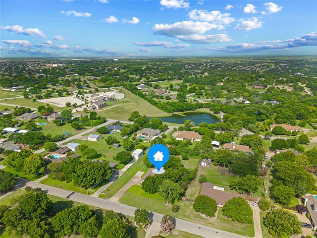 217 Paint Pony Trail N, Fort Worth, TX 76108