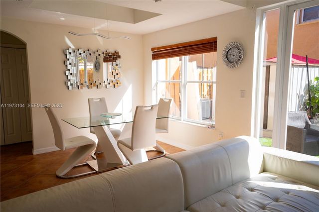 8520 NW 139th Ter, Miami Lakes, FL 33016