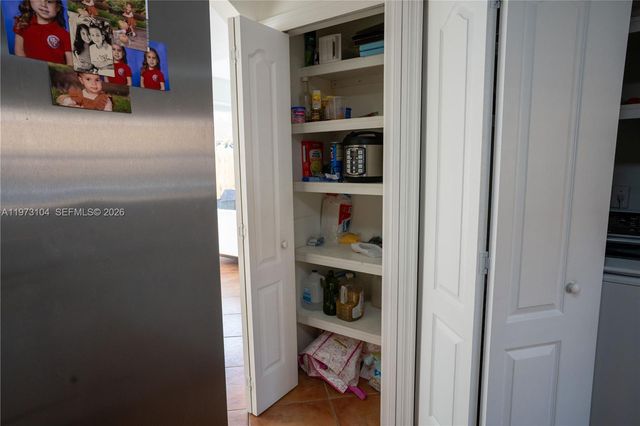 8520 NW 139th Ter, Miami Lakes, FL 33016