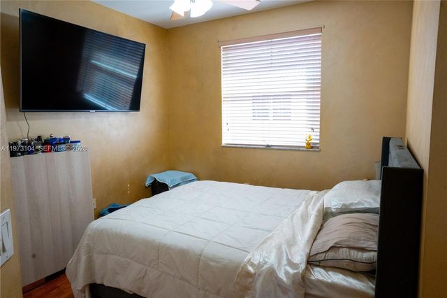 8520 NW 139th Ter, Miami Lakes, FL 33016