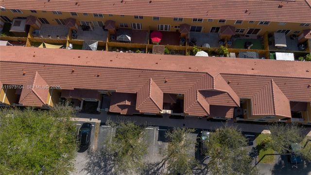 8520 NW 139th Ter, Miami Lakes, FL 33016