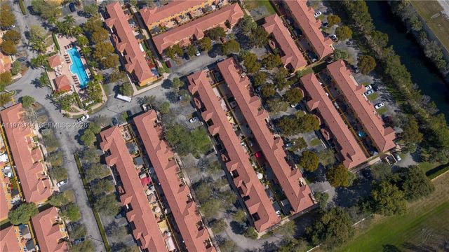 8520 NW 139th Ter, Miami Lakes, FL 33016