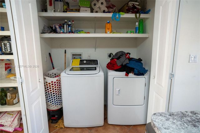 8520 NW 139th Ter, Miami Lakes, FL 33016