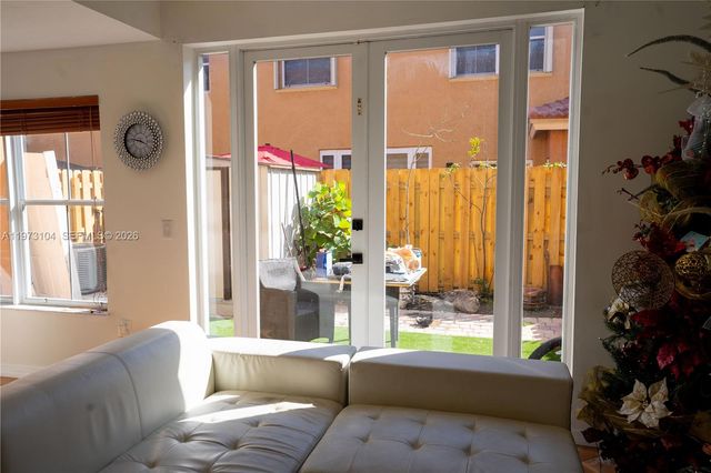 8520 NW 139th Ter, Miami Lakes, FL 33016