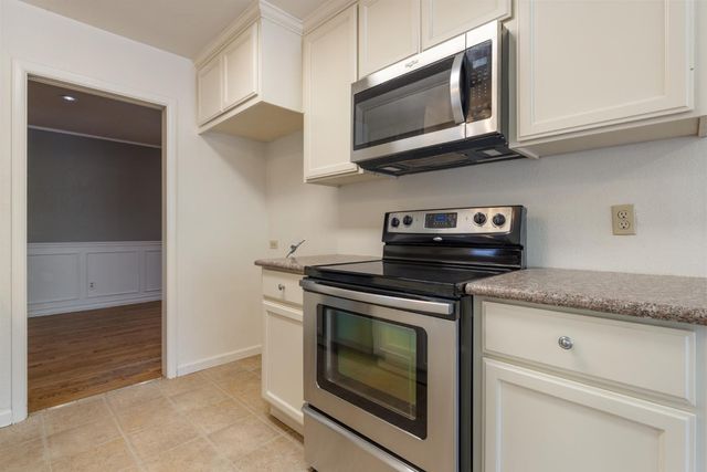 253 E Canterbury Dr, Stockton, CA 95207