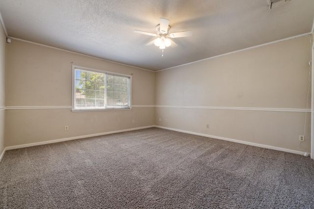 253 E Canterbury Dr, Stockton, CA 95207