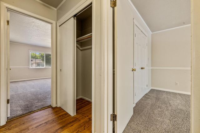 253 E Canterbury Dr, Stockton, CA 95207